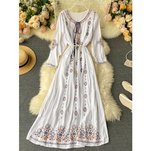 Womens Dress Bohemian Ethnic Style Long Dress 2020 Summer New Embroidery Flower O-neck Lacing Waist Holiday Beach Dress ML1011