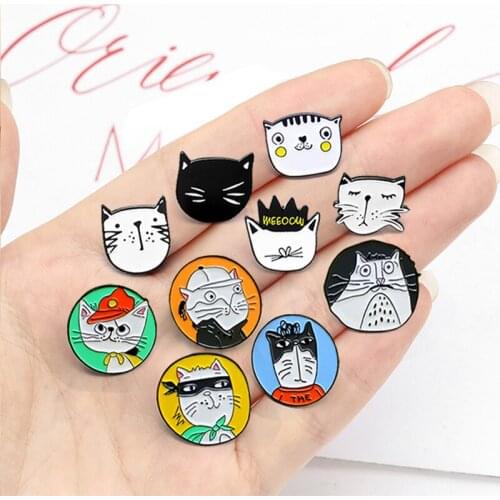 Cats Animal brooches black white Rainbow Cat Metal Enamel Pins Custom Badge Lapel Shirt Denim Jewelry Gift for Friends Spille