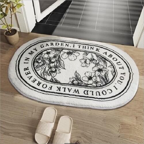 Elegant Bathroom Decoration Carpet Absorbent And Non-slip Home And Kitchen Products Rug Soft Cake Velvet Mat For the Door