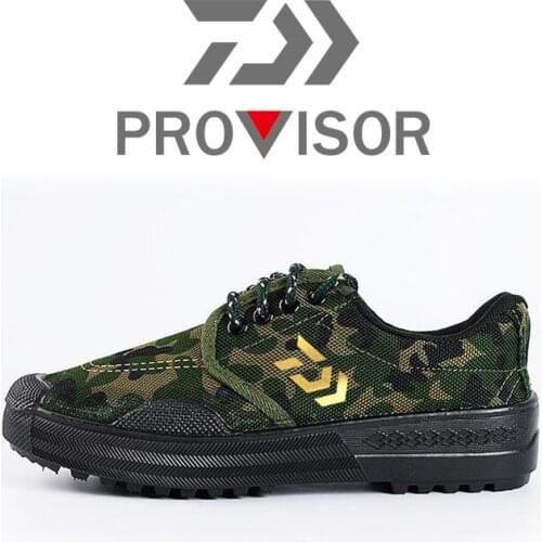 2020 New Daiwa Men Outdoor Shoes Non-slip Fishing Shoes Breathable Quick Dry Shoes Camouflage outdoor Climbing shoes Wading Shoe