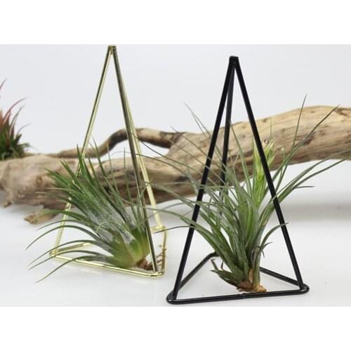 Rustic Style Iron Freestanding Hanging Air Plant Flower Stand Rack Holder Geometrical Triangle Trihedron Shaped Flower Pot