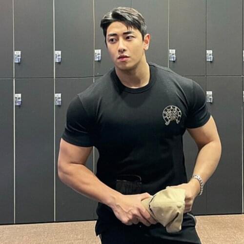 2021 Summer Fashion Trend Men Short Sleeve Gyms T Shirt Fitness Bodybuilding Slim Shirts Fashion Leisure Cotton Tee Tops