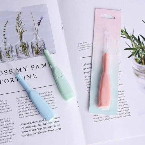 Household Plastic Light-emitting Ear Scoop Childrens Ear Spoon Ear Cleaner Picking Tool Ear Care