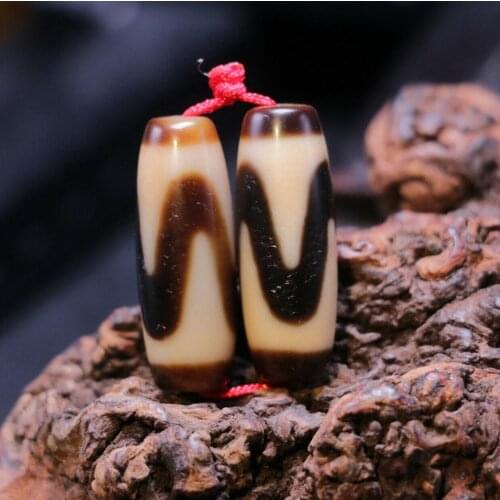 A Pair of Tibetan ivory color Oily Old Agate Sharp Tiger Tooth dZi Bead Amulet W LKbrother Sauces Top Quality Guarantee