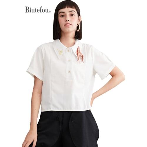 2021 Summer Women Fun Simple Embroidery Fish Short Sleeve Shirt
