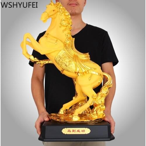 Chinese Style Golden Lucky Auspicious Horse Resin Decorations Auspicious Living Room Study Office Home Decorations Shop Gifts