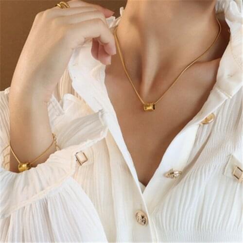 2021 European And American Vintage Temperament Small Waist Necklace Clavicle Chain Titanium Steel 18 K Gold Bracelet Jewelry Set