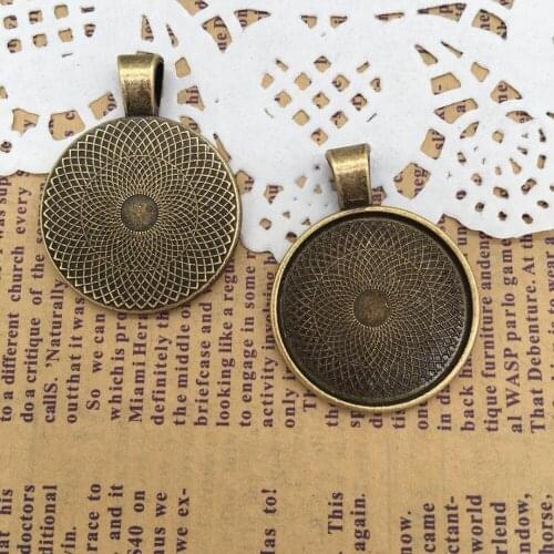 17 pcs Vintage Round photo frame charms Bottom the inside diameter of 5mm for Jewelry Making DIY necklace earring bracelet