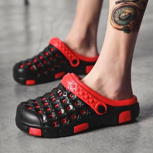 Mens Sandals Hole 2020 New Summer Wear Soft Bottom Non-Slip Baotou Slippers Personality Korean Beach Shoes