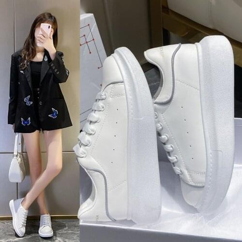 2021 Spring and autumn new thick-soled womens sports casual shoes shallow mouth luminous womens shoes sneakers white shoes