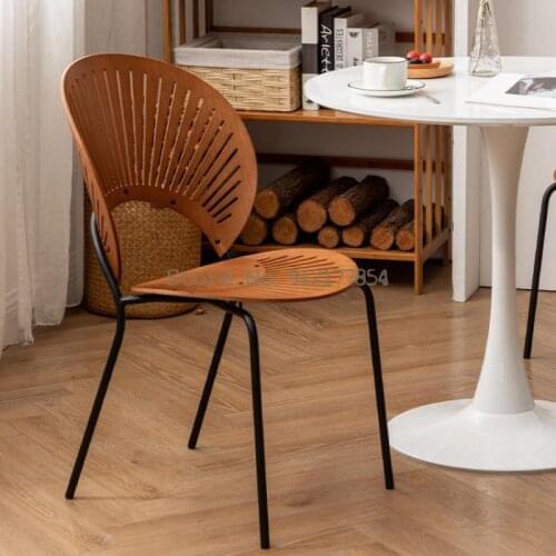 Nordic Minimalist Shell Chair Modern Solid Wood Dining Chair Home Backrest Designer Creative Cafe Hotel Chair