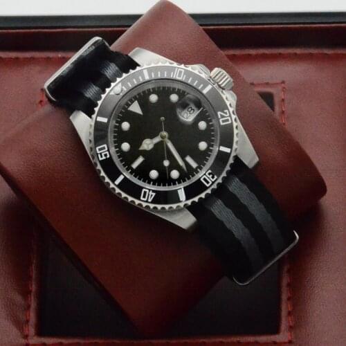 40MMN Mens Watch Automatic Winding Black Aseptic Dial Ceramic Rotating Bezel Nylon Bracelet