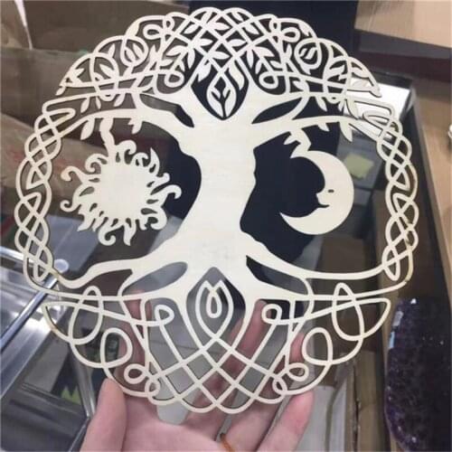 Natural beautiful hand-carved wooden base folk crafts for home decoration