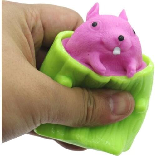 Squeezing Squirrel Cup Tree Stump-Shaped Vent Decompression Kids Adults Toys Squirrel Unzip Random Antistress Toys Color Fi I3O4