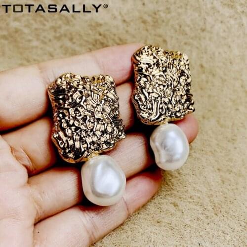 TOTASALLY Baroque Irregular Earrings for Women Golden Alloy Geo Simulated Pearl Statement Earring Lady Party Jewelry Dropship