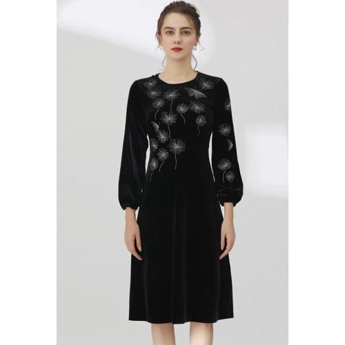 High Quality Spring Autumn New Womens Vintage Fashion Designer Elegant Party Casual Flower Embroidery Black Velvet Midi Dress