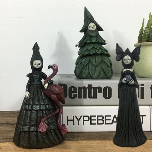 Witch Statue Resin Eco-friendly Weather-resistant Eye-catching Waterproof Creepy Halloween Decoration ideal