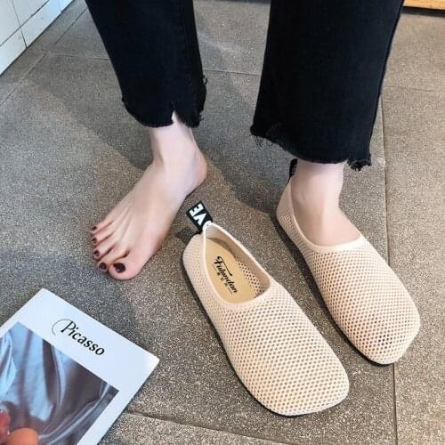 Plus Size Designer Hollow Out Mesh Shoes Women Knitted Flat Loafers Summer Casual Breathable Slip On Comfortable Nurse Flats