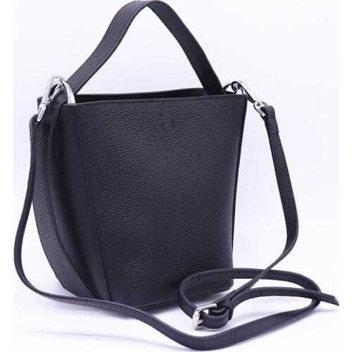 Designer Handbags Women Real Leather Fashion Shoulder Bags Lady High Quality Solid Bucket Bag Big Capacity Cowhide Tassel Tote