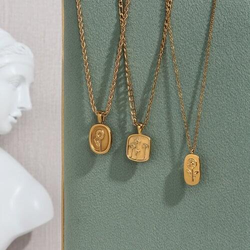 Ladies Trendy Small Flower Plate Necklace for Women Delicate Engagement Birthday Gift Embossed Sweet Girls Jewelry Accessories