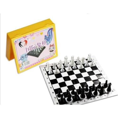 Chessman Plastic Chess Set Game of International Chess Small Box Loading Chess Mini Portable Board Games For Friends Toys I155
