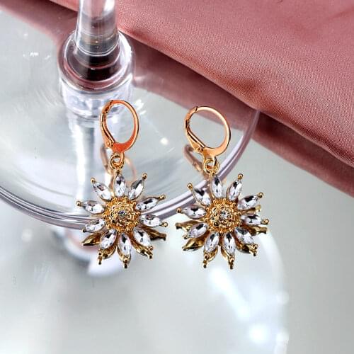 JUST FEEL Korean Elegant Crystal Flower Petal Drop Earrings For Women Girls Students Fashion Party Pendient Statement Jewelry