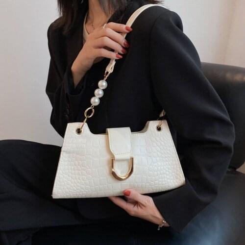 Underarm bag 2021 new fashion female bag shoulder bag pearl bag popular messenger bag satchels fashionable purses