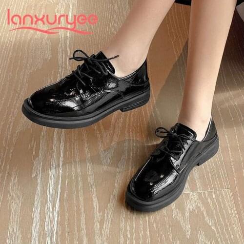 Lanxuryee split leather round toe med heel cross-tied brand shoes British style young lady streetwear fashion women pumps L30