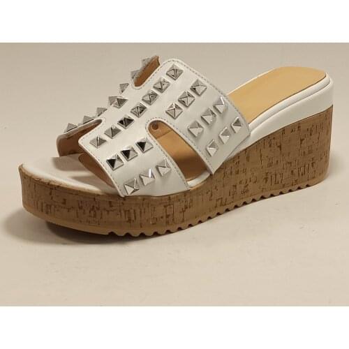 Women Luxury Design Slippers Spring and Summer Fashion Flip Flops Lightweight Comfy Sandals Real Genuine Leather Platform