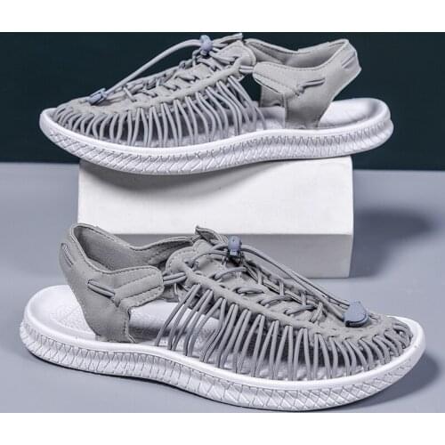 Fashion Men Summer Shoes Gray Woven Sandals Men Teen Breathable Hollow Slip-on Closed Toe Men Casual Sandals Flat zapatos hombre