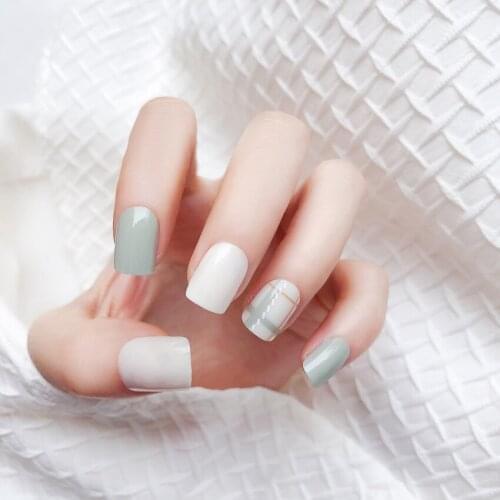 High Quality 24pcs Small Fresh Fake Nails Stickers Nail Salon Tools and Supplies Accessories Fake Nails