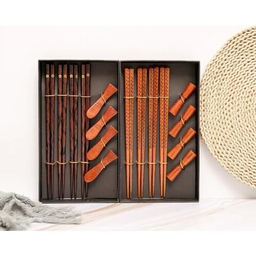 4 pairs of hardwood chopsticks Japanese style reusable hand-carved chopsticks natural wood chopsticks (with gift box) 23cm