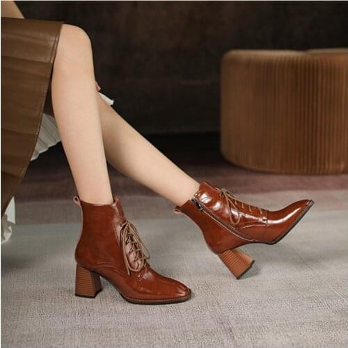 Leather Martin Boots Womens English Short Boots 2021 Winter New Single Lining Thick Heels High Heels Lace Up Fashion Boots