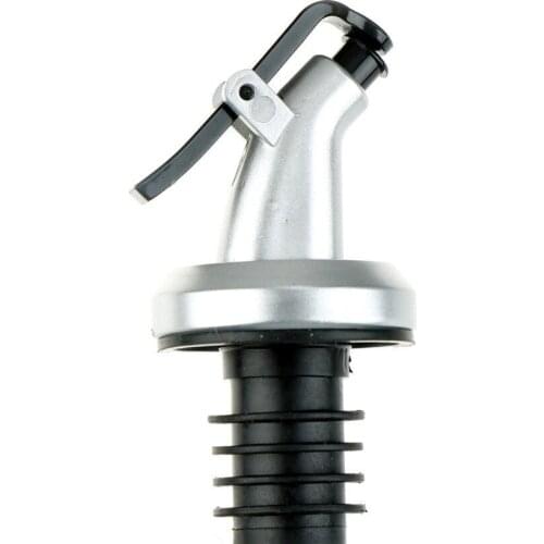 Olive Oil Sprayer Liquor Pourer Dispenser Flow Wine Bottle Pour Spout Pourers Flip Top Stopper Barware Silicon Utensils Kitchen