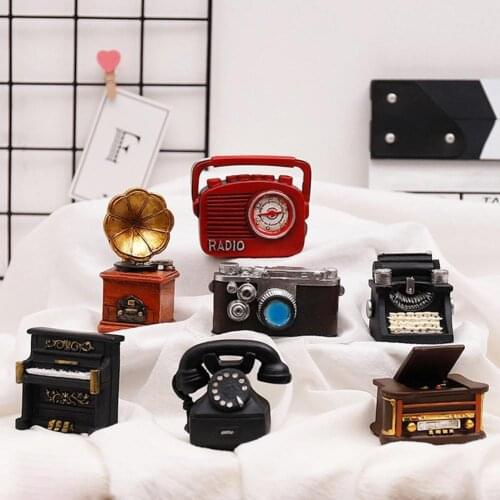 Table Top Ornaments Miniature Decorative sculpture Retro Mini Figurines Display Mold Resin Phone Camera Typewriter Home Ornament
