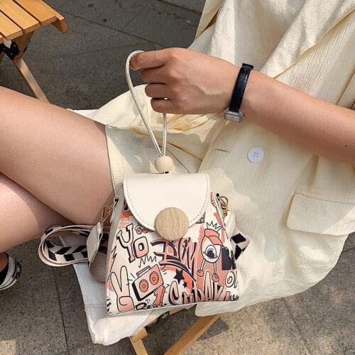 2021 Fashion Graffiti Shoulder Cross Body Bag Ladies Handbags Thick Chain Small PU Leather Crossbody Bags For Women