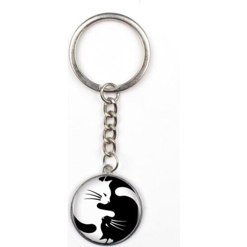 Retro fashion 2 color black white cat crystal glass key chain men and women jewelry personality pattern car key bag charm gift