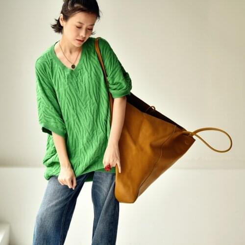 MICOCO Z1192C Literary and simple oversize bat sleeve temperament V collar cotton flower knitted sweater