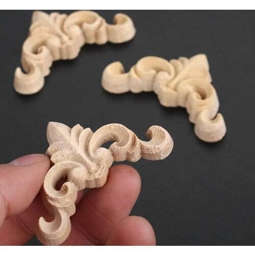 Hot 20Pcs Carved Unpainted European Wood Furniture Window Corner Wood Applique Onlay Wood Figurines Ornamental 4 X 4Cm