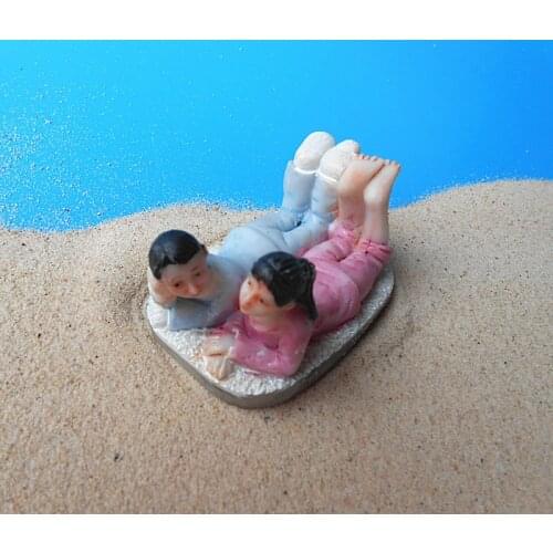 Psychological sandbox therapy consultation sand model figure Casual couple