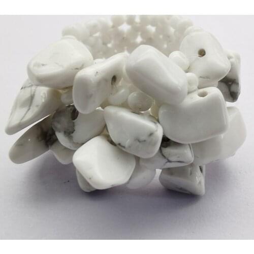Handmade Elastic White Howlite Bead Finger Ring Stretch Size 8-9 X023