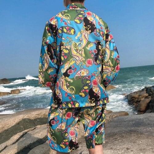 Summer Japanese street mens kimono cardigan cartoon seven-point sleeve cardigan robe mens casual short-sleeved short pants 2PS