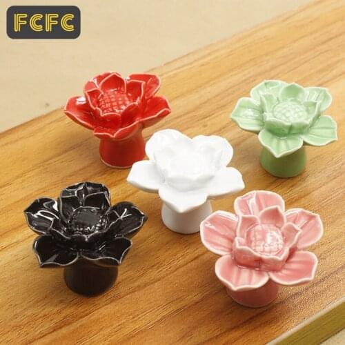 FCFC Cupboard Handles Colorful Flowers Ceramic Knob Lotus Pink Green White Black Childrens Cartoon Handle Cabinet Knob