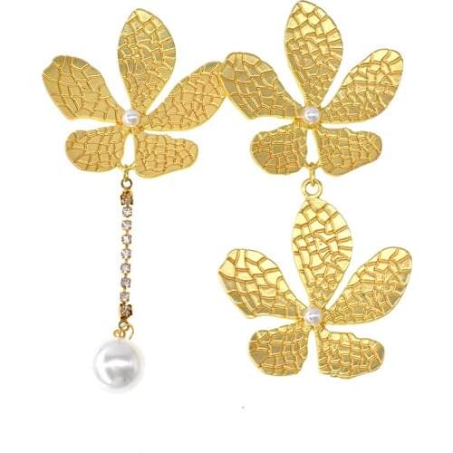 Fashion Brand Vintage Drop Earrings Jewelry Baroque Wind Gold Flower Pearl Branch Dangle Asymmetric Earring for Women