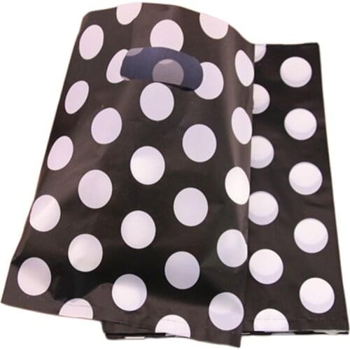 2021 New Design Wholesale 100pcs/lot 20*25cm Black Fashion Sport Gift Packaging Bags With Handles Plastic Shopping Bags