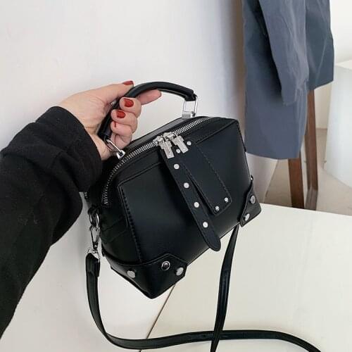 Fashion Women Crossbody Bags Metal Rivets Designer Women Casual Shoulder Bags Lady Vintage Messenger Hand Bag Purse Female Packs