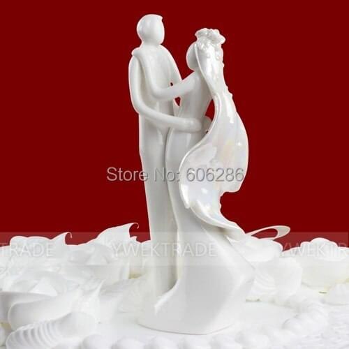Wholesale 20pcs/Lot Wedding Cake Decoration Event Party Supplies Ceramic Bride and groom Couple Figurines Wedding Cake Toppers