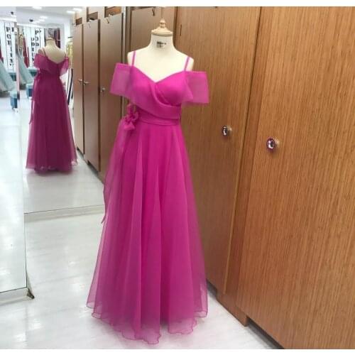 Elegant Long Tulle Rose Red Bridesmaid Dresses Spaghetti Straps V-Neck Floor Length Corset Back Robes de Soirée for Women