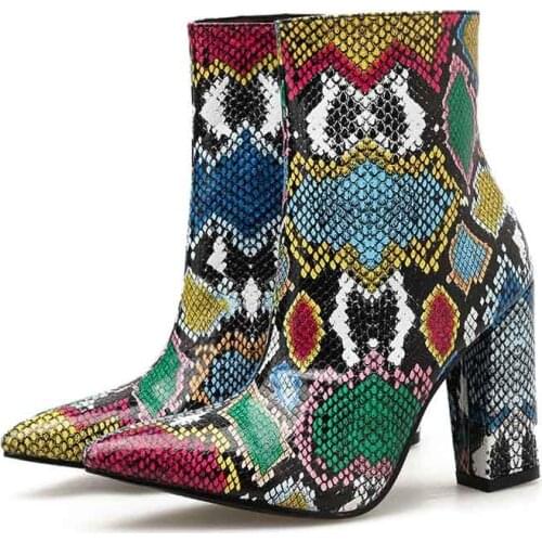 "Women 's high serpentine with Korean Style fashion elegant fashion boots high-end comfortable SIZE35-40 shows short boots