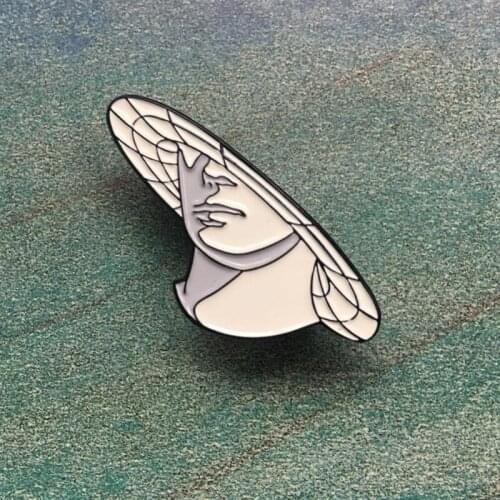 Creative sculpture Enamel Brooches for Collection